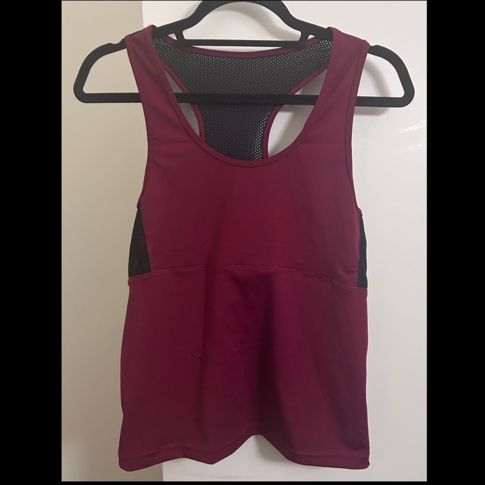 ✨Red and Black Mesh Exercise Top✨